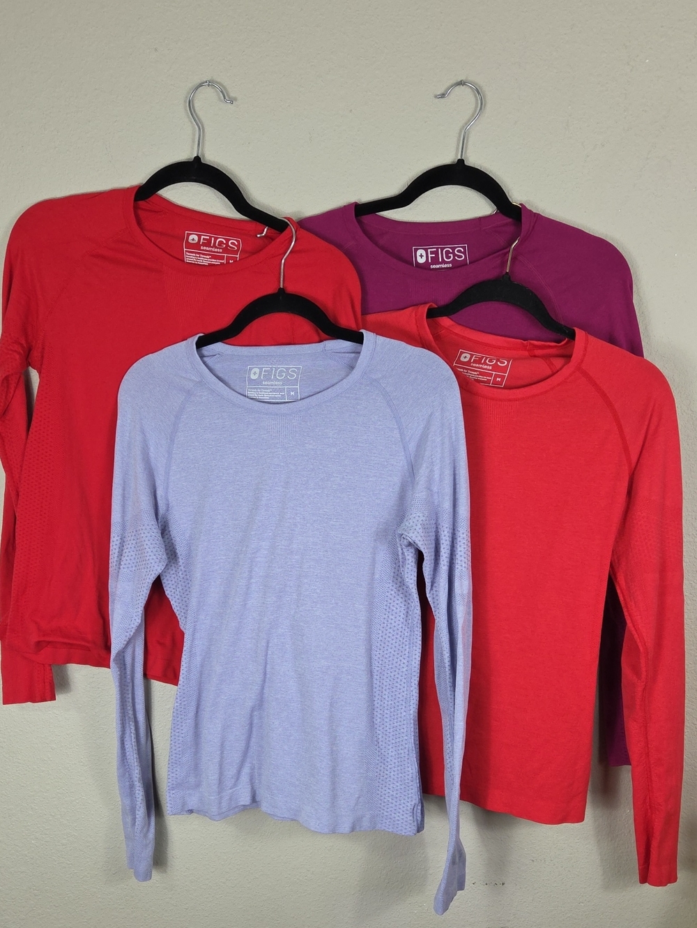 FIGS Salta Seamless Long Sleeve Underscrub Tops 4 Piece Lot Medium W21KW1001
